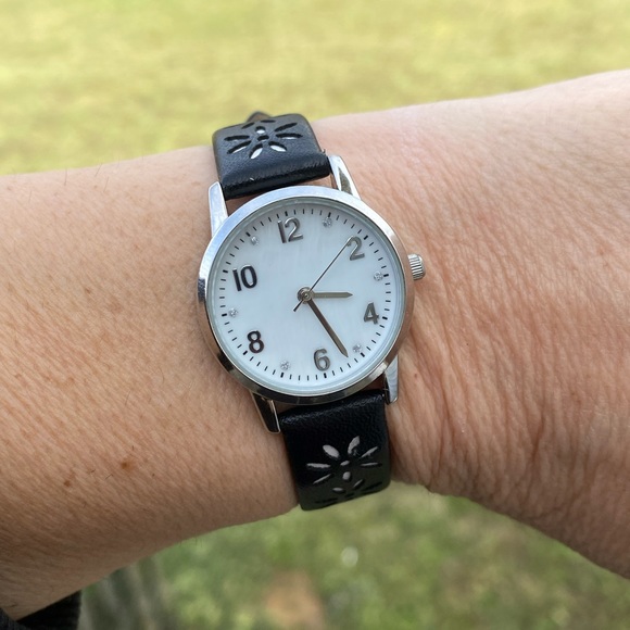 Black floral watch with crystal accents faux leather with white flowers - Picture 5 of 10